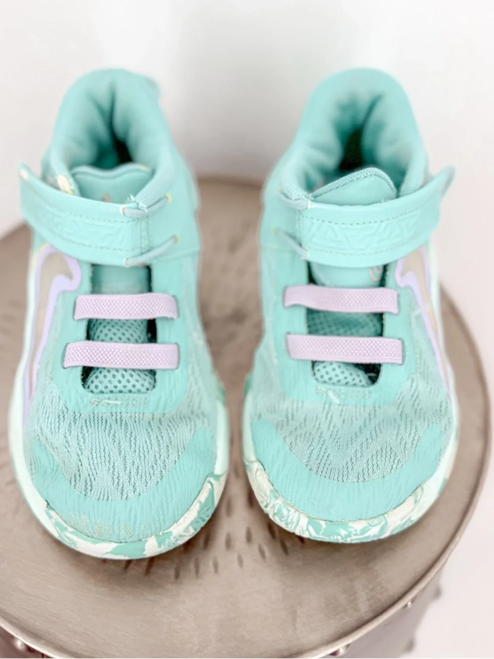 Nike Kids Sneakers in Mint with Light Purple Accents